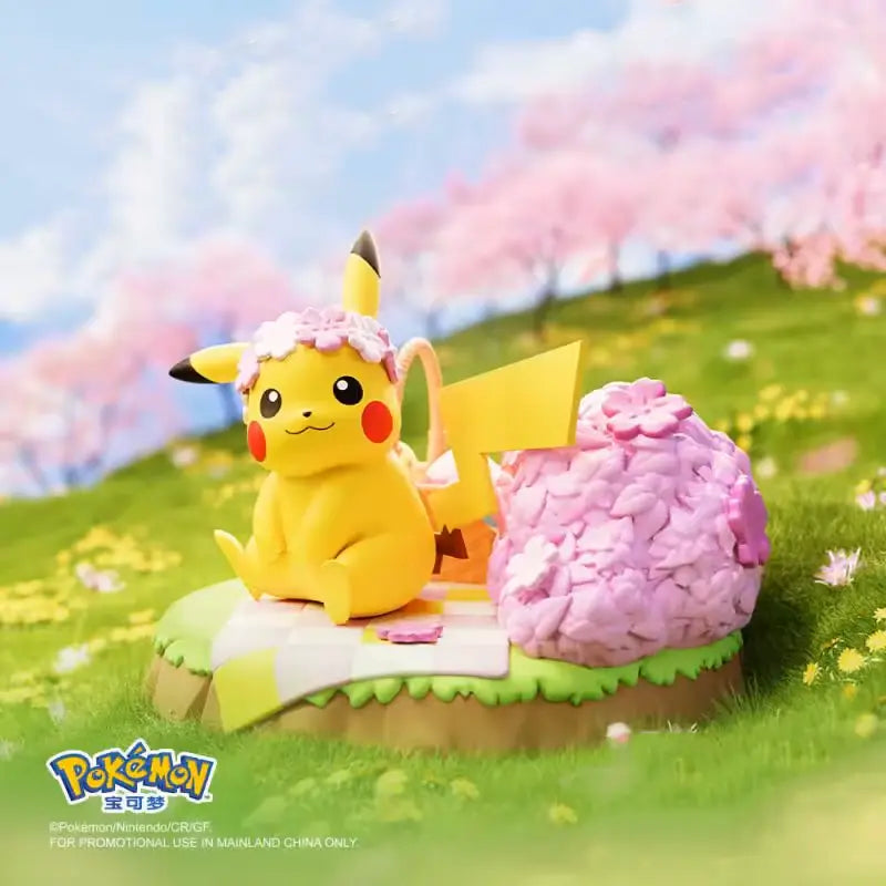 Pikachu & Eevee Nature Statue