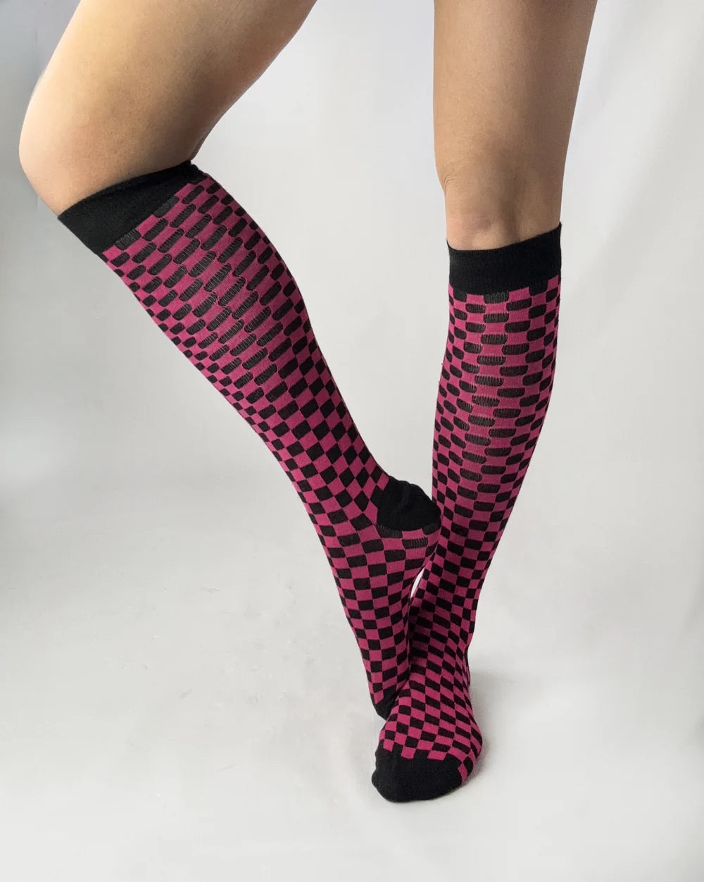 Knee High Checkerboard Socks (Fuchsia)