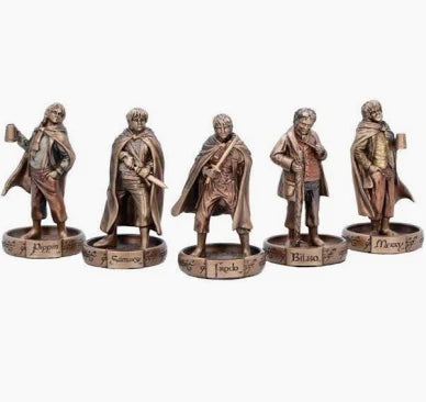 The Hobbits of the Shire Figurine - Lord of the Rings