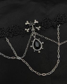 Mini Skull Lace Choker