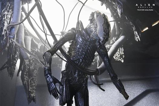 Alien Romulus - Suspended Xenomorph Deluxe Figure